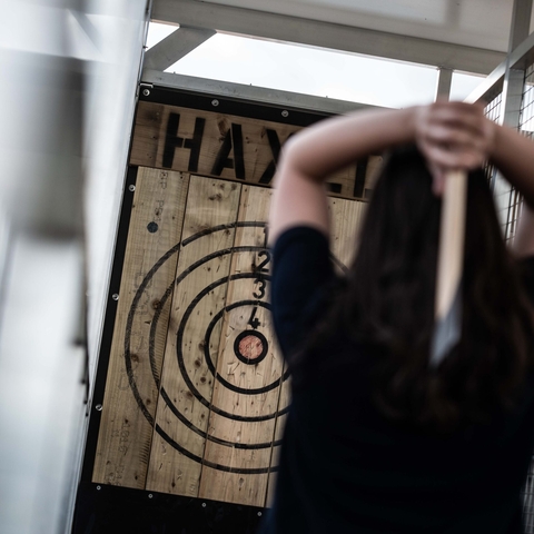 Axe Throwing 02