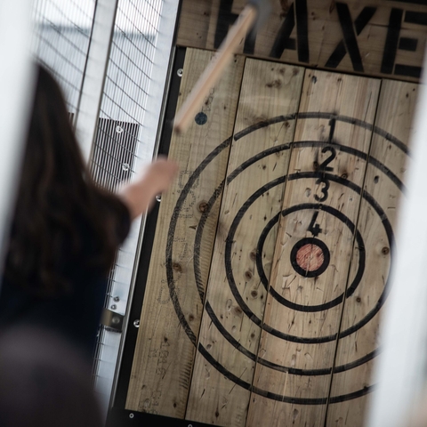 Axe Throwing 04